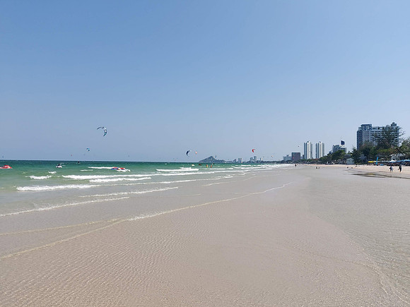 20220317_150011-kite-surfers