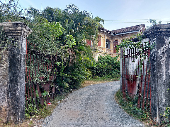 20220124_160134-antique-house-gate