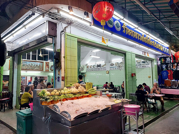 20240522_182327-alley-seafood