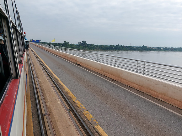 20220518_071632-crossing-thai-laos-bridge