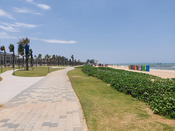 20220419_113950-bikini-beach-walk