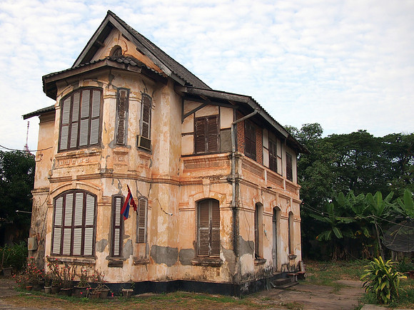 PC079164-old-villa