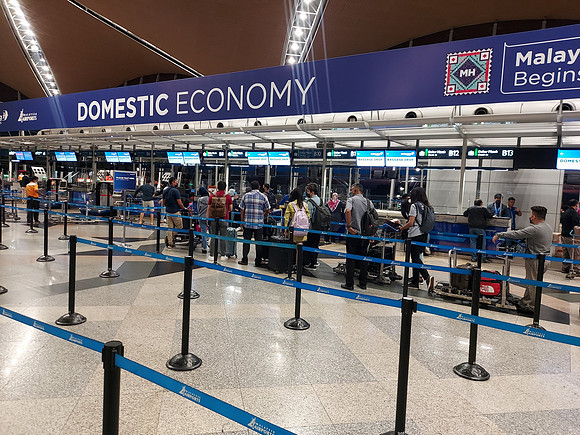 20220726_065213-domestic-check-in-malaysia-airlines