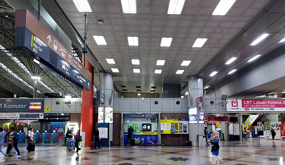 20240517_071032-kommuter-and-lrt