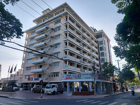 20220421_161659-rex-hotel