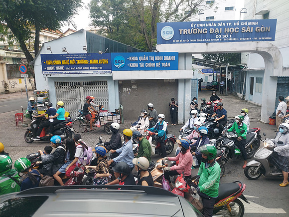20230111_163448-hcmc-traffic