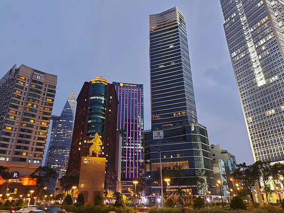 20220414_181628-me-linh-square