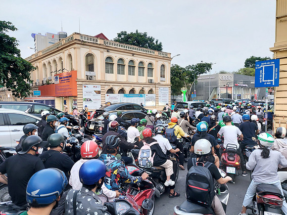 20220426_175514-bike-traffic