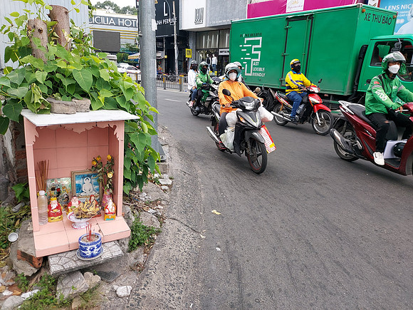 20220609_133852-roadside-shrine