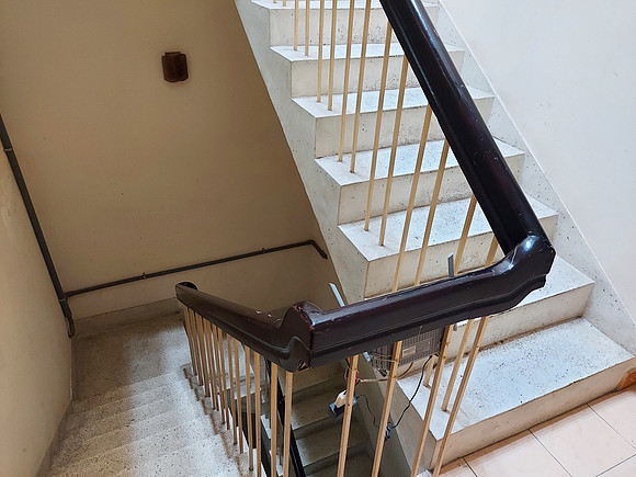 20220614_115644-con-ga-cu-oi-stairs