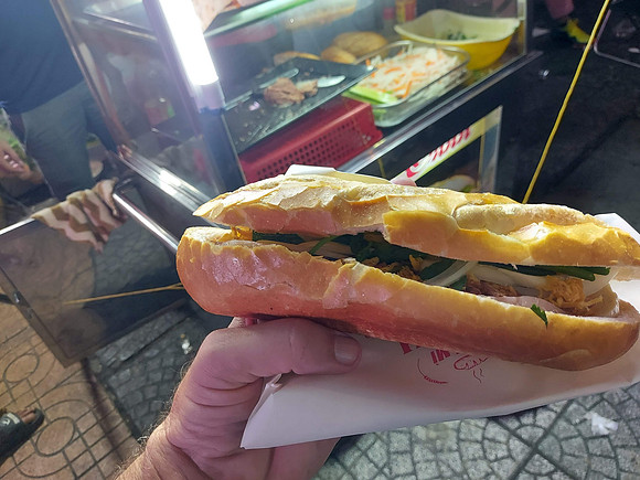 20220916_220451-banh-mi
