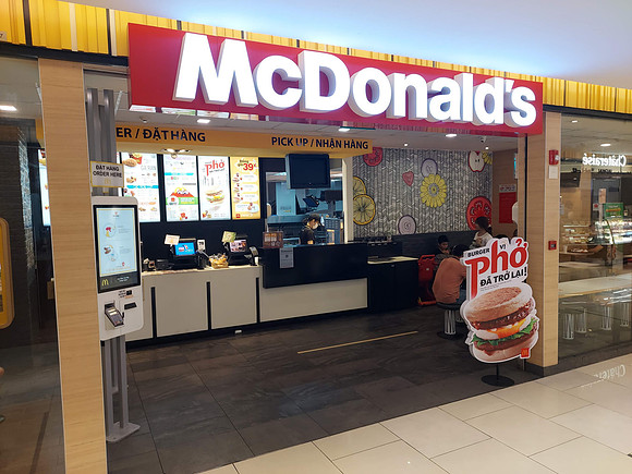 20221009_095239-mcdonalds-pho-burger