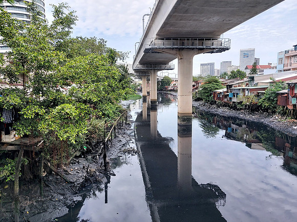 20221030_124316-black-canal