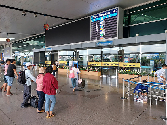 20220510_063748-international-departures