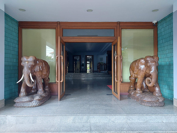 20221122_132752-green-palace-entrance