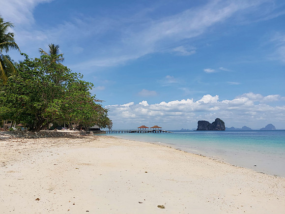 20220207_121644-koh-ngai-resort-beach