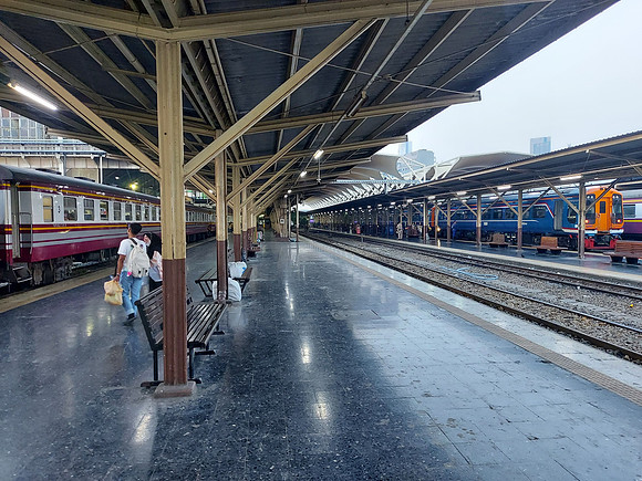 20230304_063702-trains-to-ban-plu-ta-luang