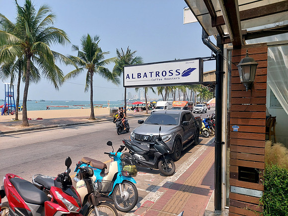 20230304_132355-albatross-cafe