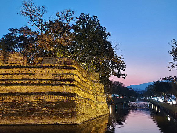 20230213_184333-moat-twilight