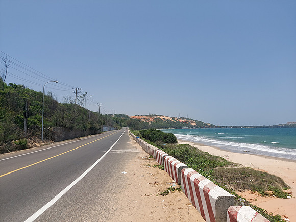 20220418_115212-mui-ne-coastal-road