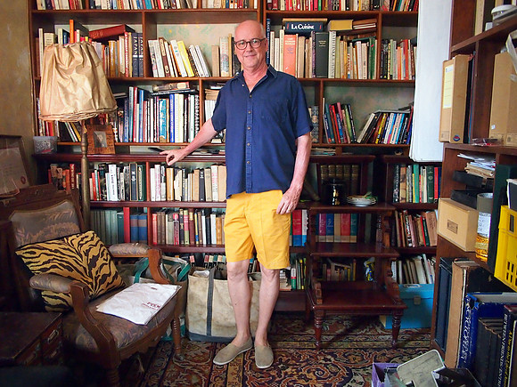 P2232474-robert-with-books