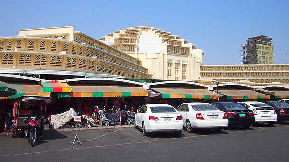 P2151977-central-market