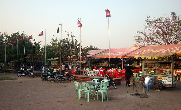 P2212382-food-market
