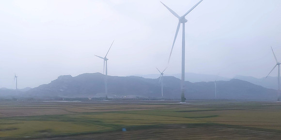 20230411_175926-wind-farms