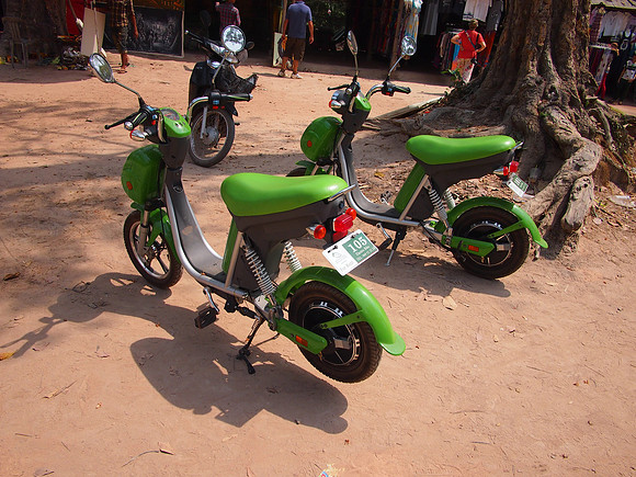 P2131831-e-bikes