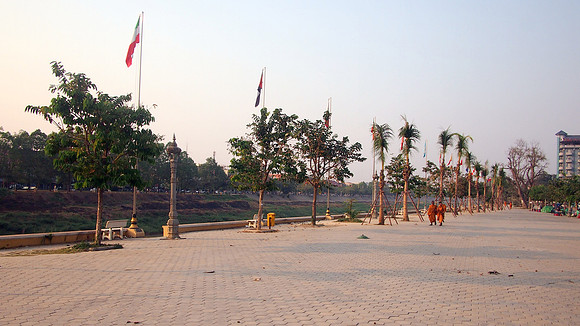 P2192246-park-east-side