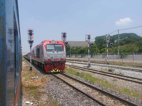 20230427_111834-passing-train