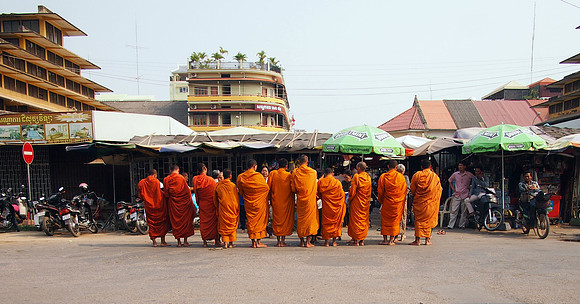 P2212326-monks