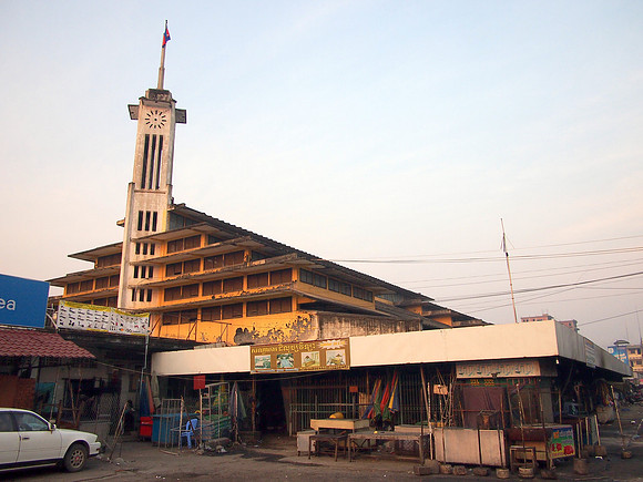 P2192142-central-market