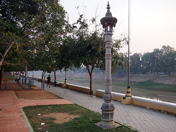 P2192146-river-path