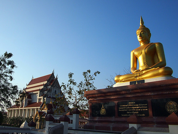 P3143553-golden-buddha-at-wat-khao-chong-krachok