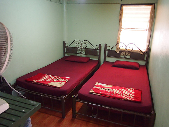 P3133348-farang-beds