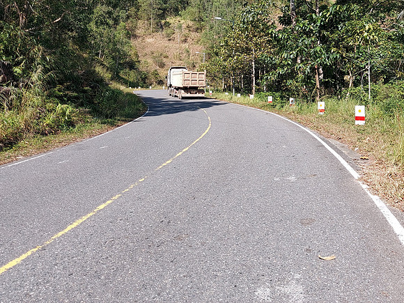 20220115_095208-truck-up-road