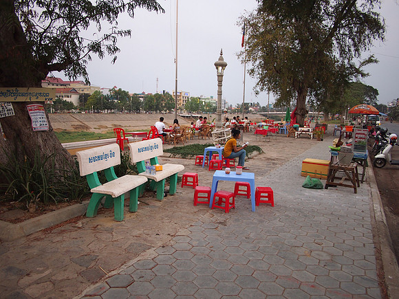 P2242584-riverside-seats