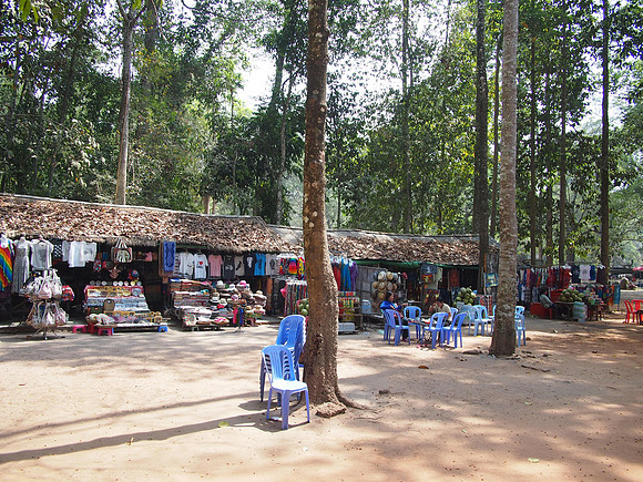 P2131826-tourist-shops