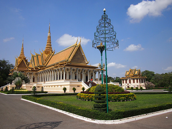 P2151937-royal-palace-phnom-penh