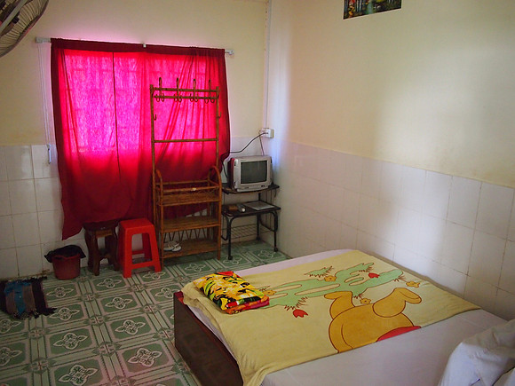 P2252589-333-room