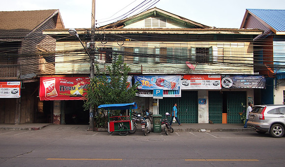 P3133386-old-green-building