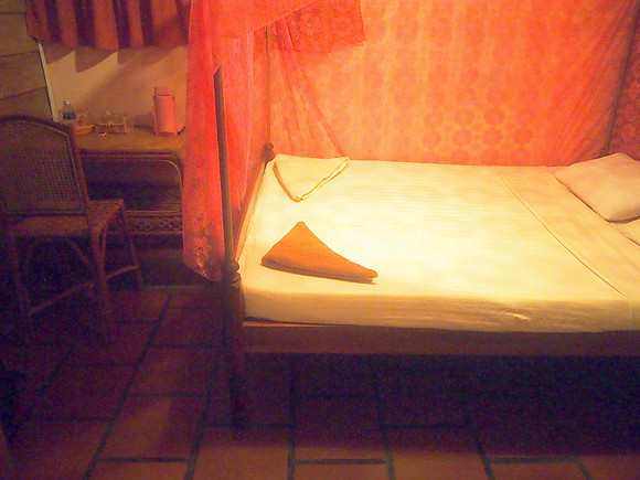 P2222389-ganesh-room