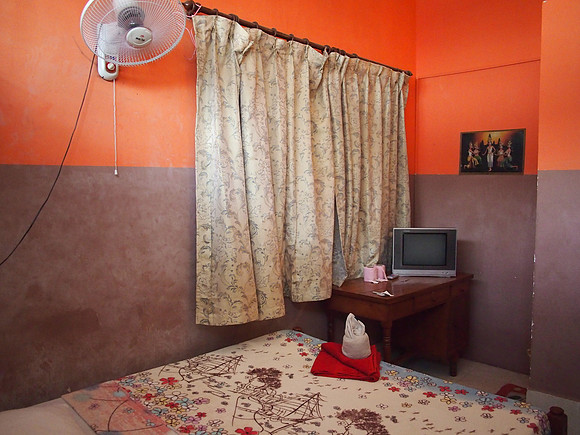 P2161991-longlin-bedroom