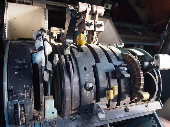 P3042861-levers