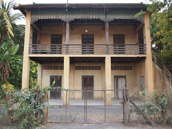 P2252610-old-villa