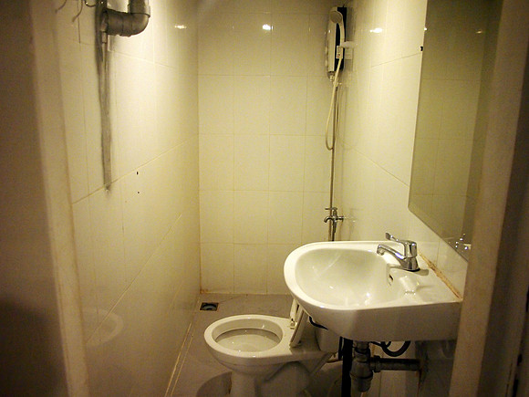 P2272656-villa-bathroom