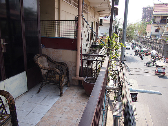 P2161997-longlin-balcony