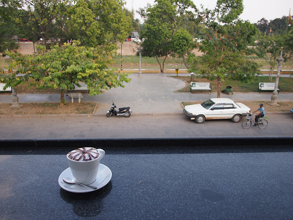 P2222402-coffee-at-the-kitchen