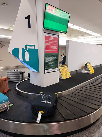 20220122_211557-baggage-claim